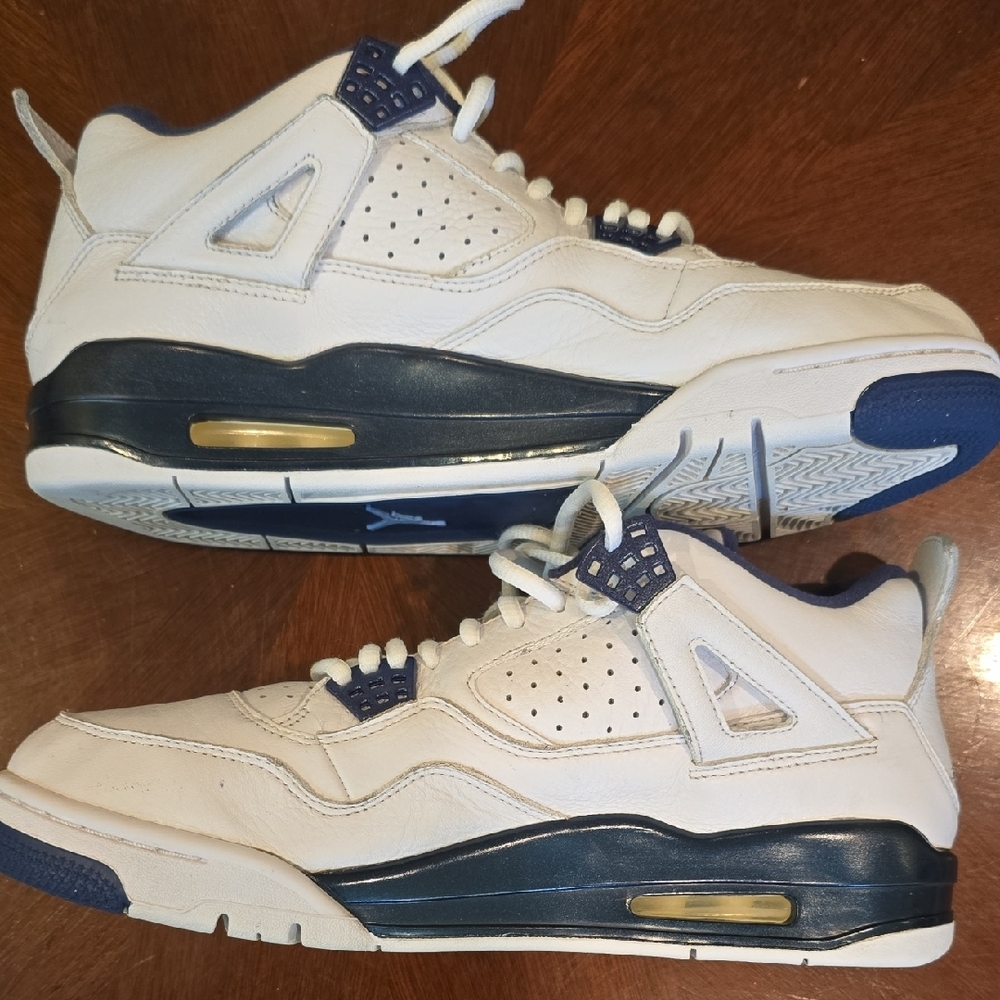 Jordan White and Blue Sneakers Classic Design - Picture 5 of 10